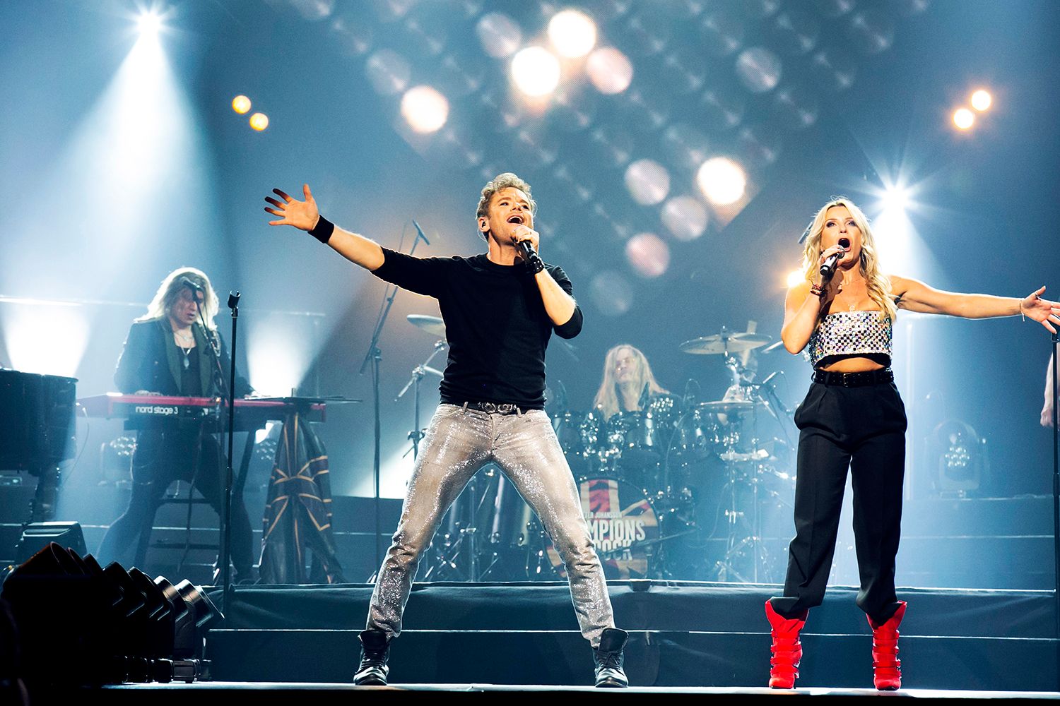 Champions of rock I SAAB arena i Linköping. Peter Johansson och Jenna Lee-james. Fotograf Rebecca Nordin.