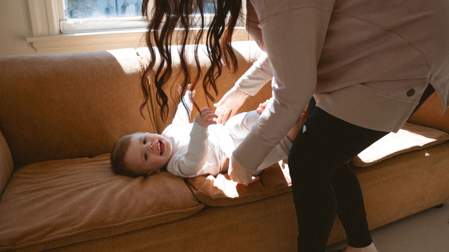Vancouver Family and Motherhood Photographer offering natural and candid mommy and me sessions indoors or outdoors