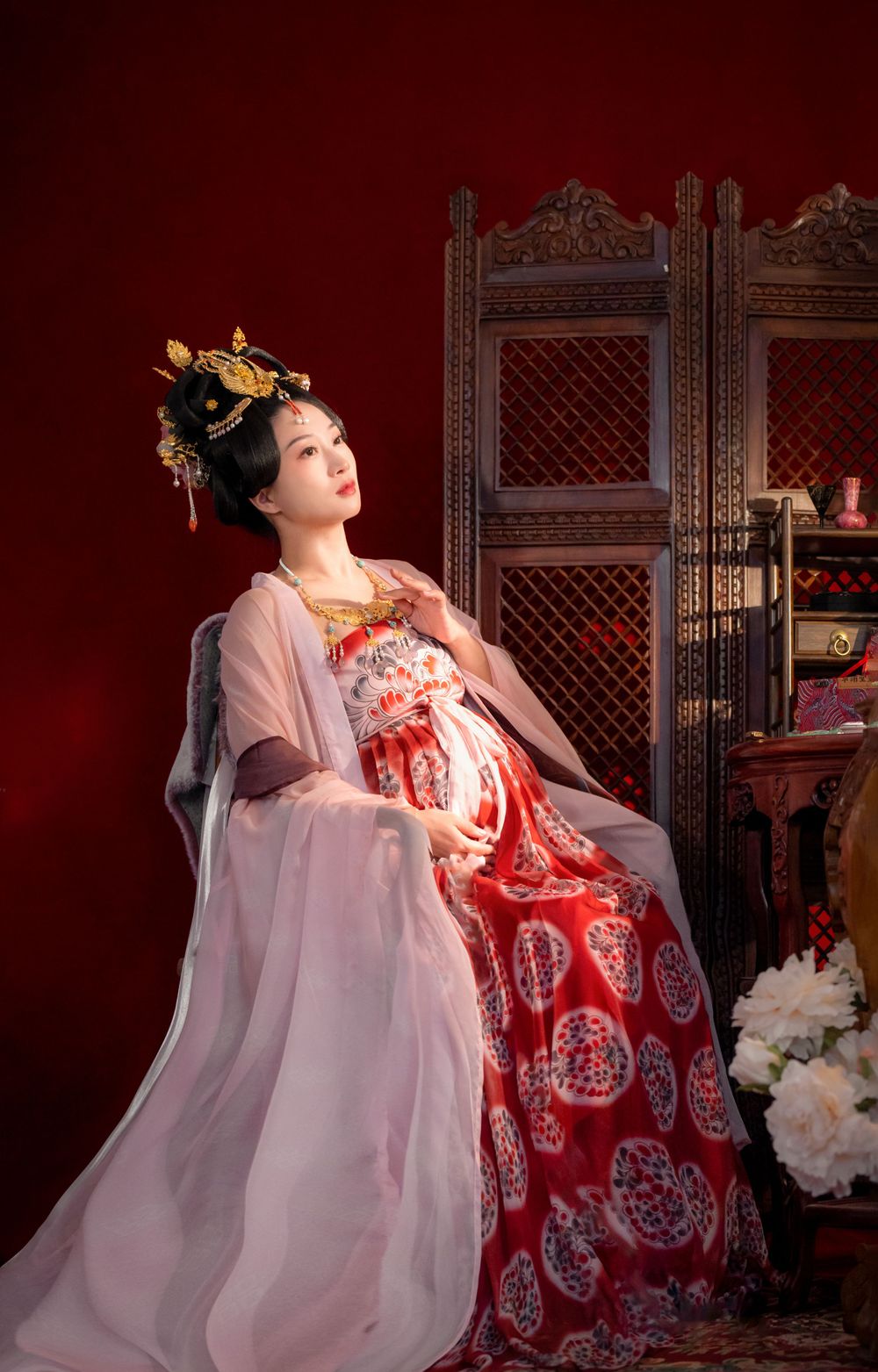 Cinematic Tang Dynasty Hanfu maternity and family studio portrait with dramatic lighting, by Imagine Image Studio Auckland.