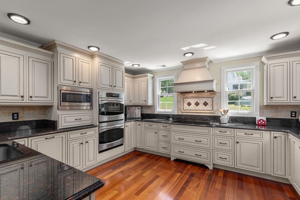 Kitchen Photo, luxury real estate photography