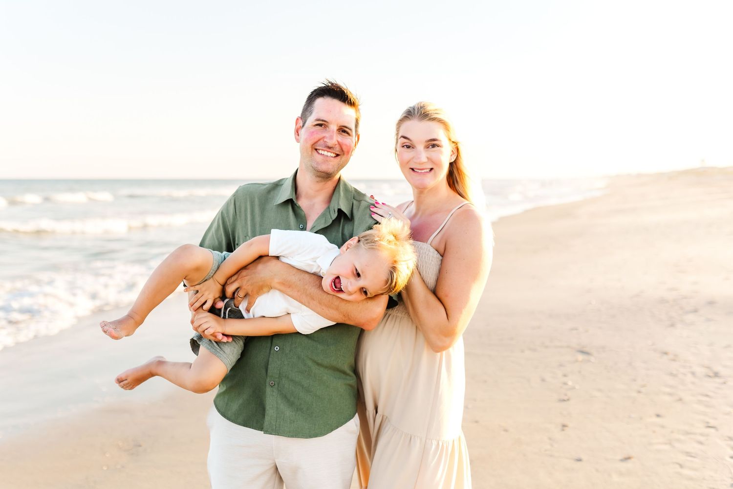 PRESLEY ROSE PHOTOGRAPHY NC COASTAL FAMILY PHOTOGRAPHER BRUNSWICK BEACHES OCEAN ISLE BEACH NC OAK ISLAND NC SHALLOTTE NC