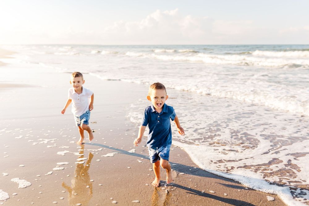 PRESLEY ROSE PHOTOGRAPHY NC COASTAL FAMILY PHOTOGRAPHER BRUNSWICK BEACHES OCEAN ISLE BEACH NC OAK ISLAND NC SHALLOTTE NC