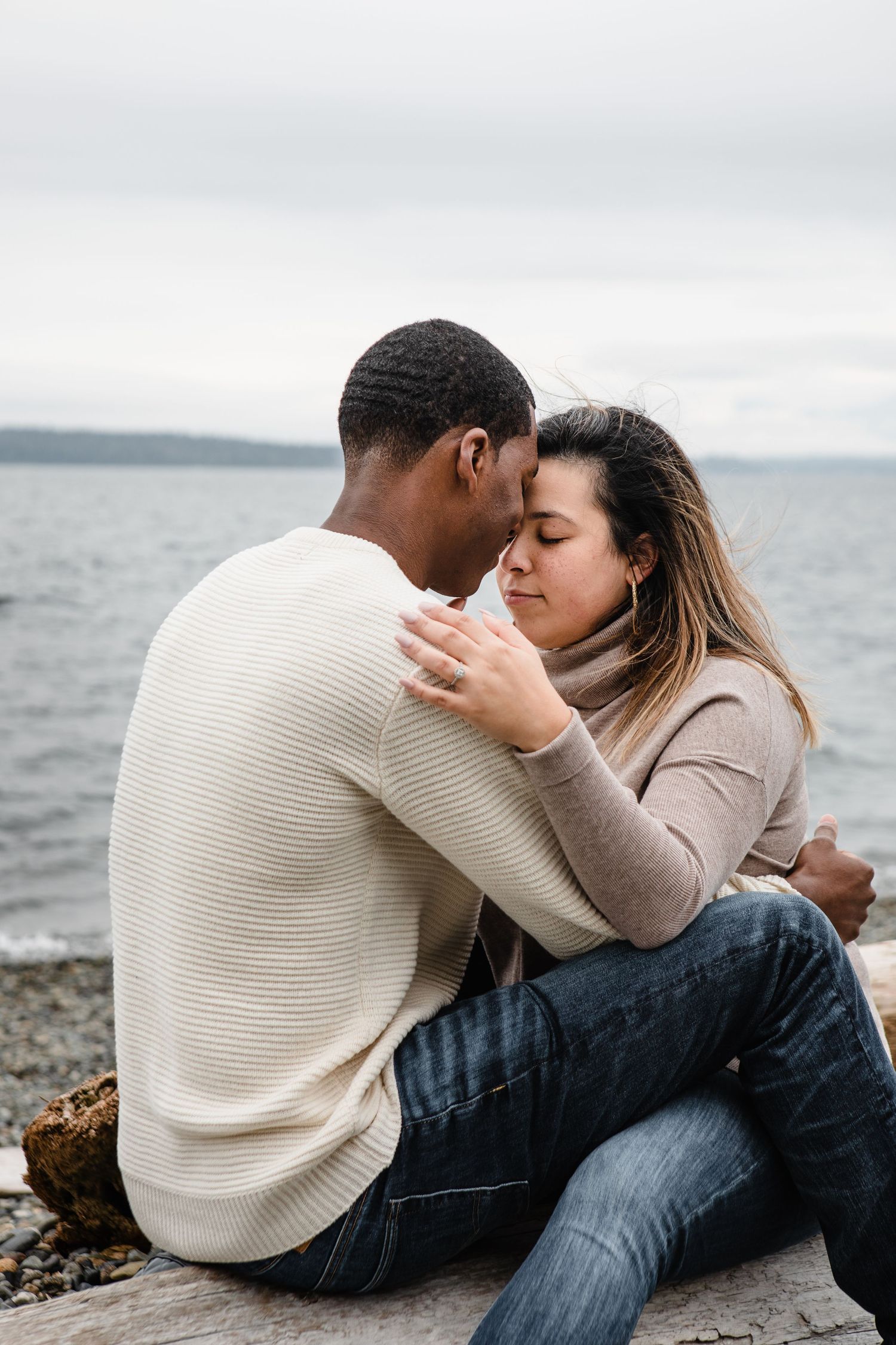 engagement photography, photoshoot, beach, Washington, Seattle, scenic, water