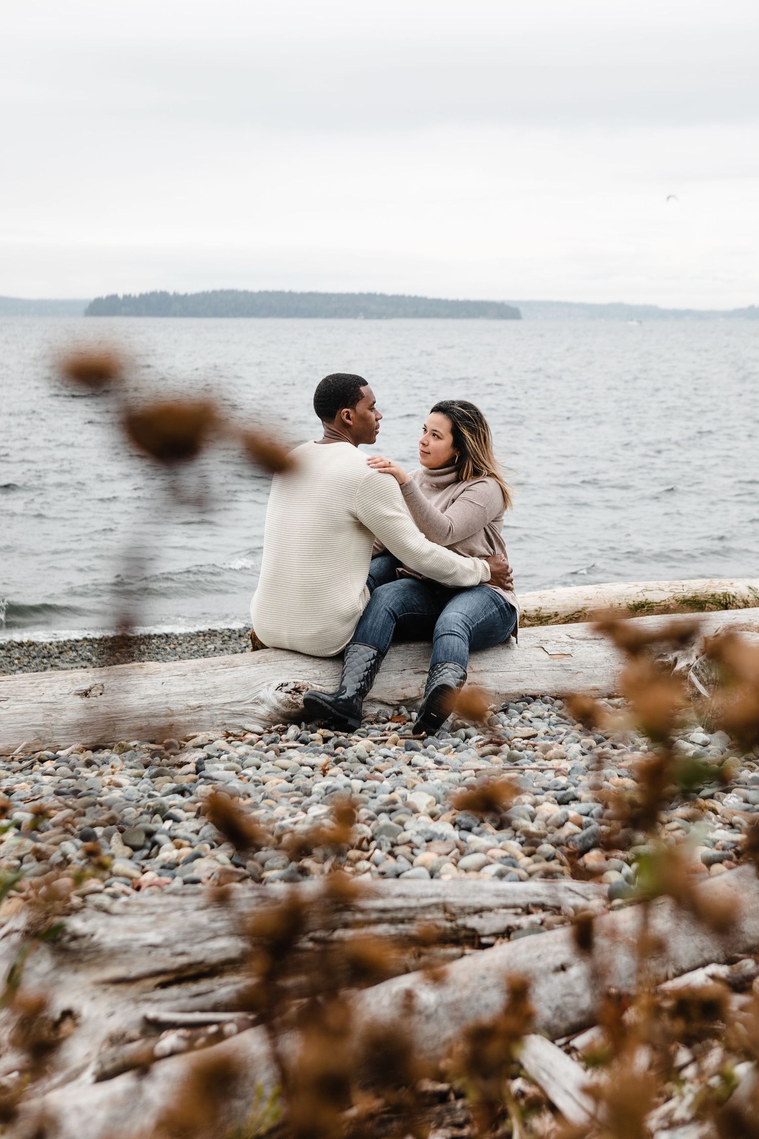 engagement photography, photoshoot, beach, Washington, Seattle, scenic, water