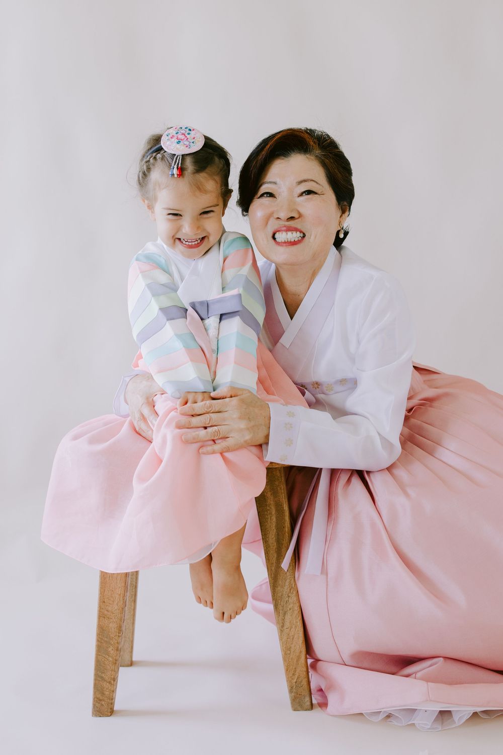 Grandmother and granddaughter at korean dol 1st birthday celebration - 아틀란타 스와니 돌잔치 사진