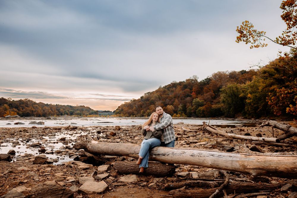 Fall Couple Engagement session at Scott Run by the Potomac River in McLean, Virginia