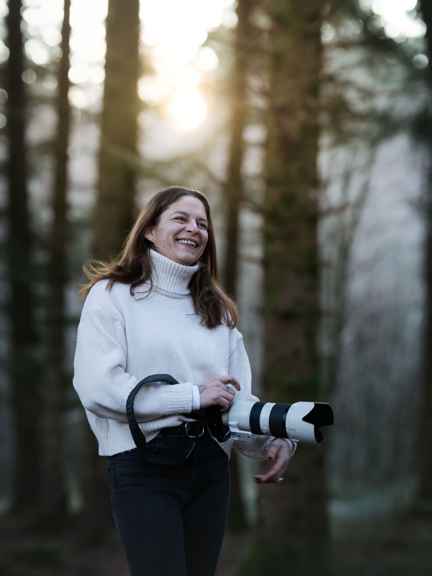 portrait photographe appareil photo forêt coucher du soleil