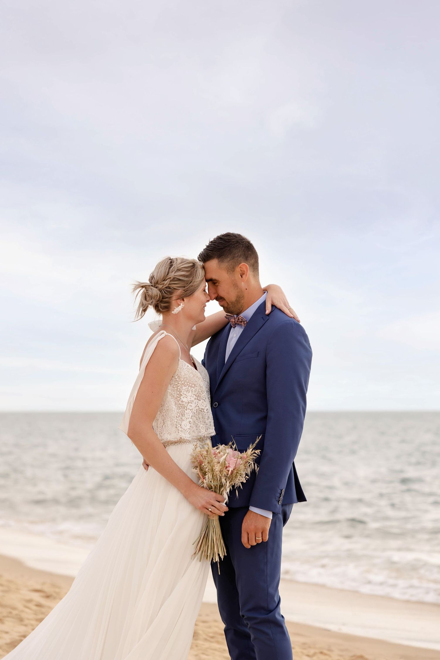 Couple de marié à la mairie Hasparren