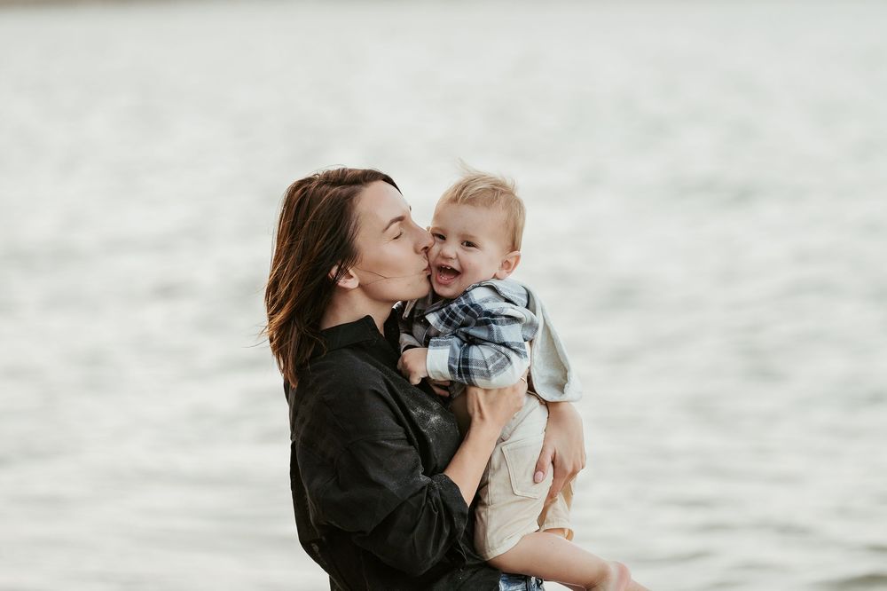 beautiful motherhood photo taken by maternity and family photographer Joss Jensen Photography in the Huon Valley Tasmania