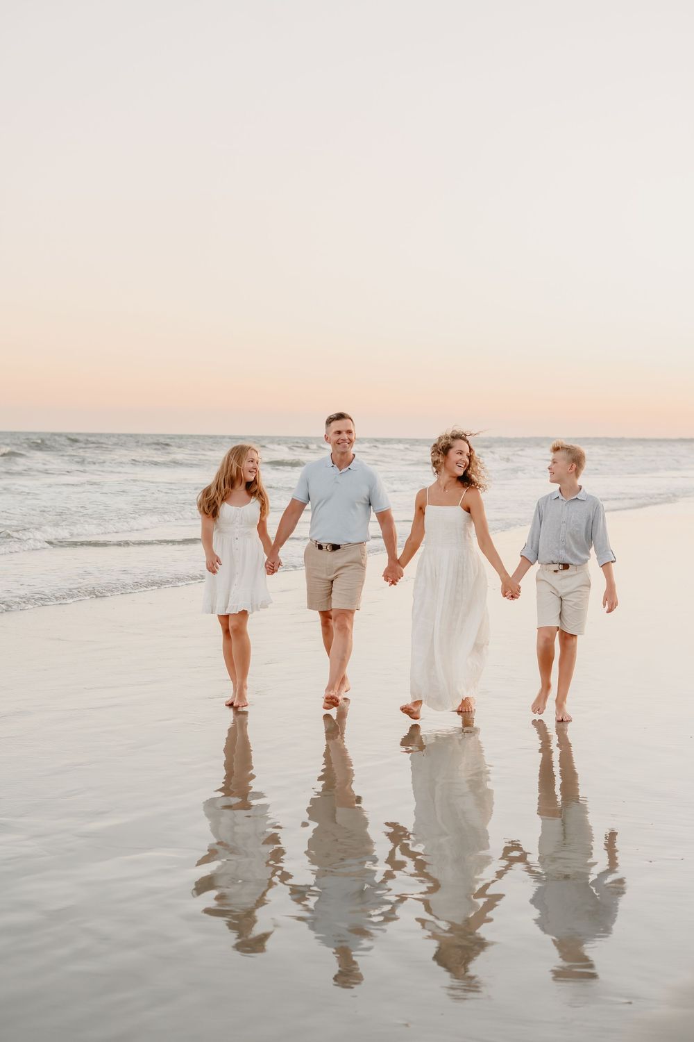 Nashville heirloom family photographer

Nashville lifestyle family photography

In-home newborn photographer Nashville

Nashville family pho