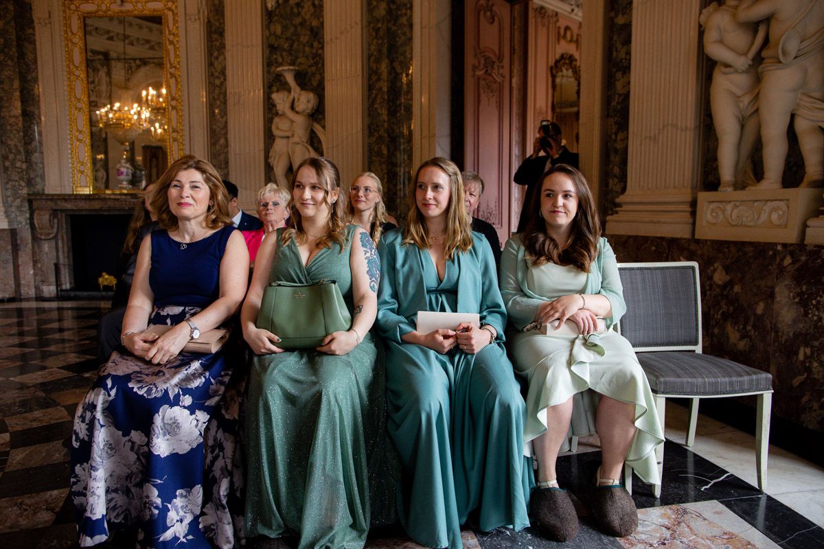Standesamtliche Hochzeit im Schloss Benrath begleitet von einem Profi Hochzeitsfotograf