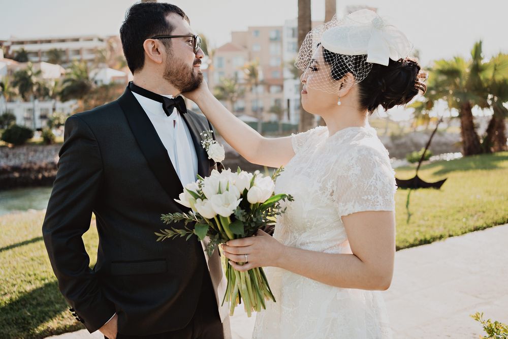 Momento emotivo del first look de los novios