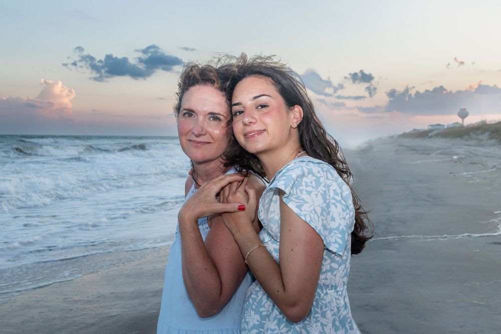 Emerald Isle photographer Samantha Ann Photo studio in swansboro newborn and family photo expert. Beach photos for families.