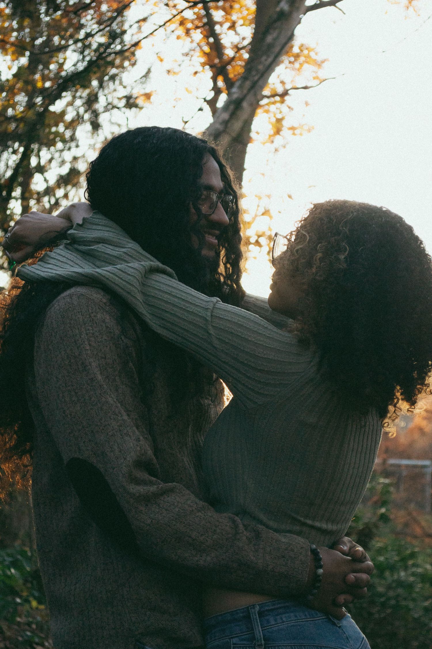 Romantic photography session capturing authentic connection.