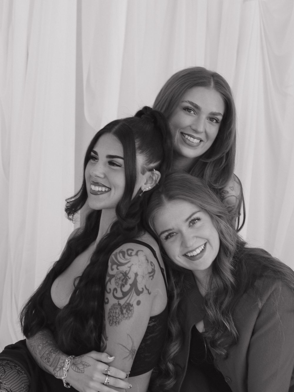 Bright, dreamy, timeless images capturing love, connection, tiny details, and the beautiful seasons of family life in Las Vegas.