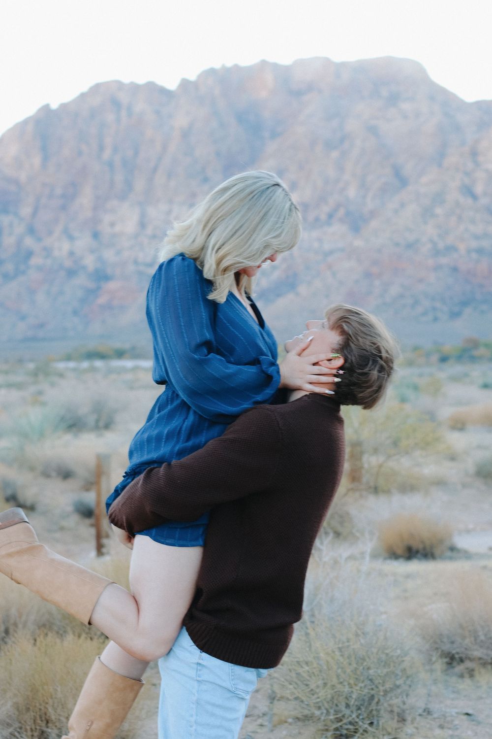 Bright, dreamy, timeless images capturing love, connection, tiny details, and the beautiful seasons of family life in Las Vegas.