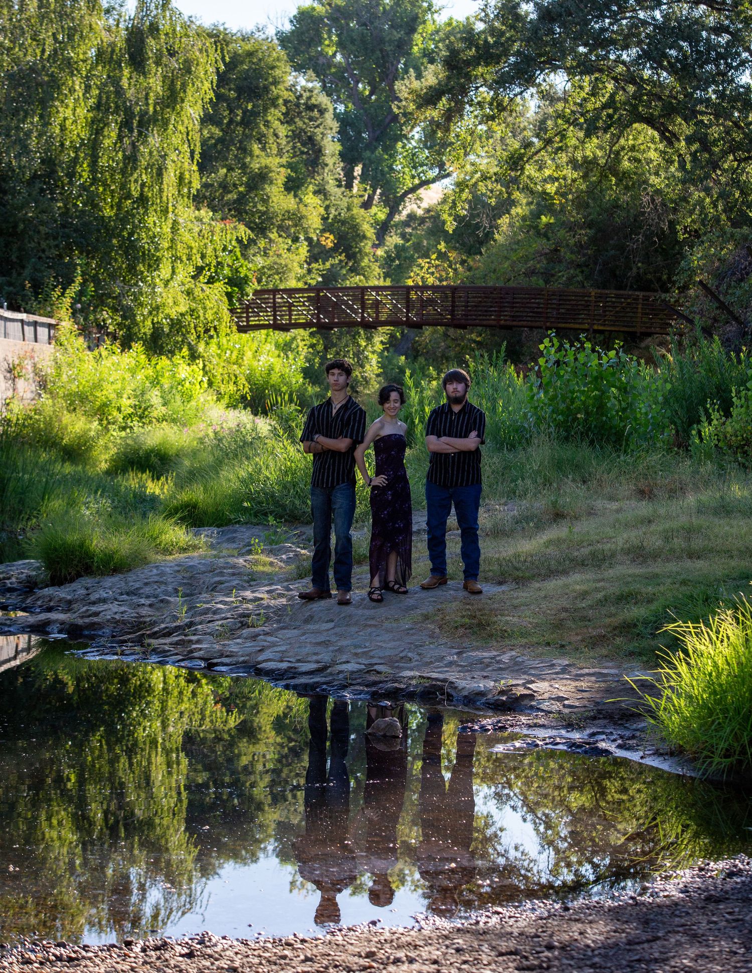 Gunnii Sack Photography, Sutter Creek CA, Creek Photoshoot, Fall Photos