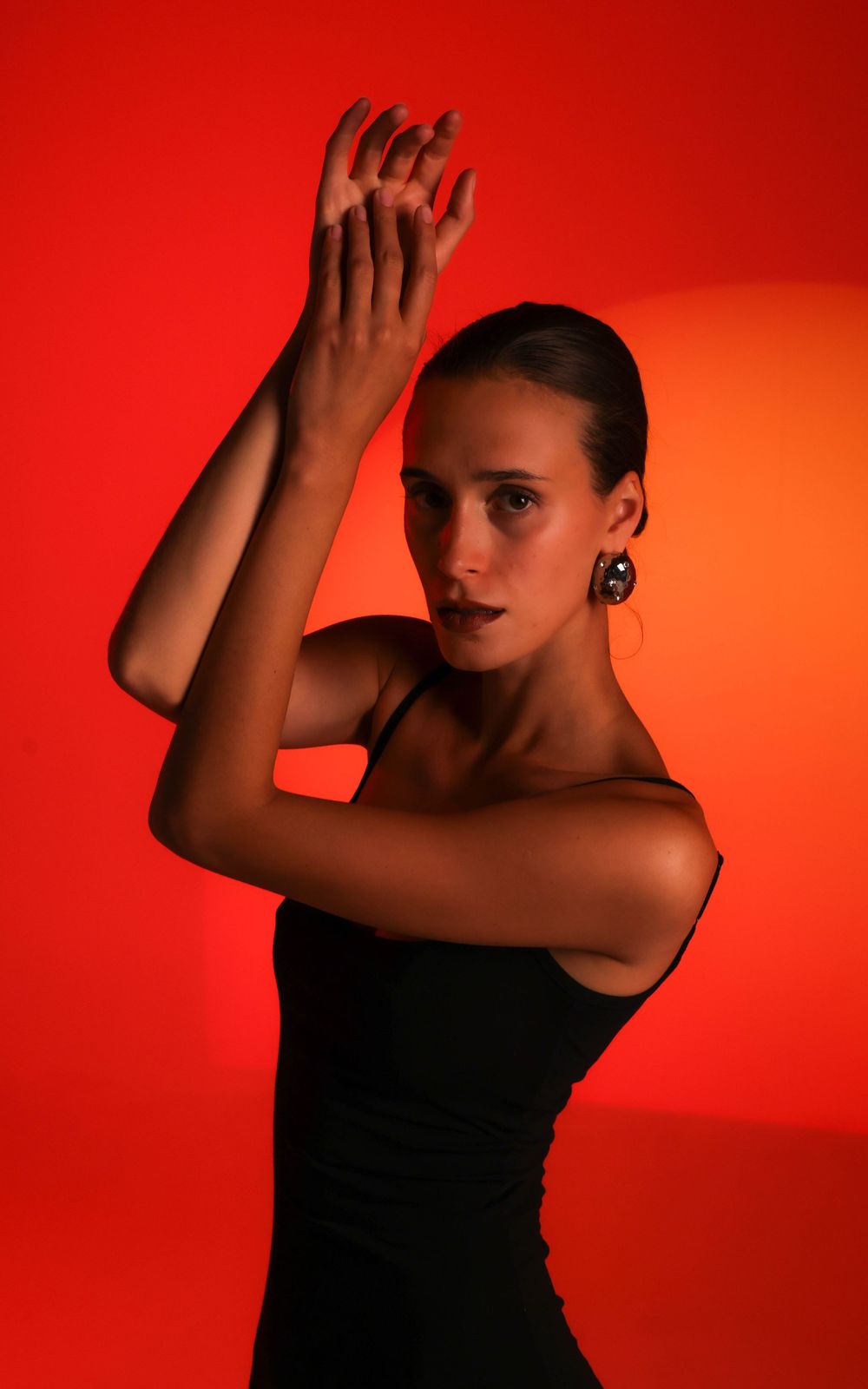 Build a standout modeling portfolio with bold, editorial, and fashion-forward photography. Serving Toronto, Richmond Hill & Vaughan with cre