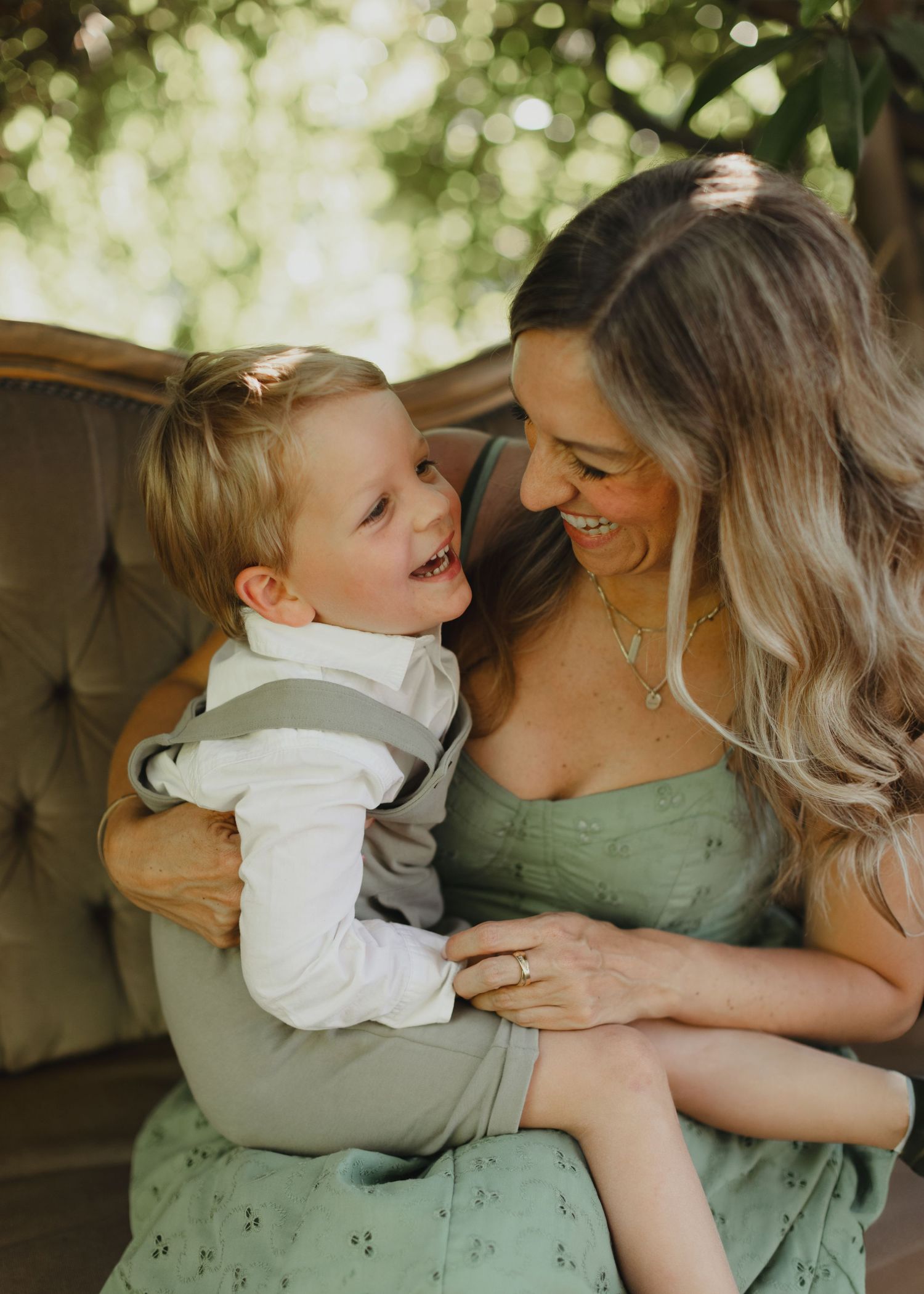 Garden mini sessions Surrey family photography Elizabeth Lang Photography.