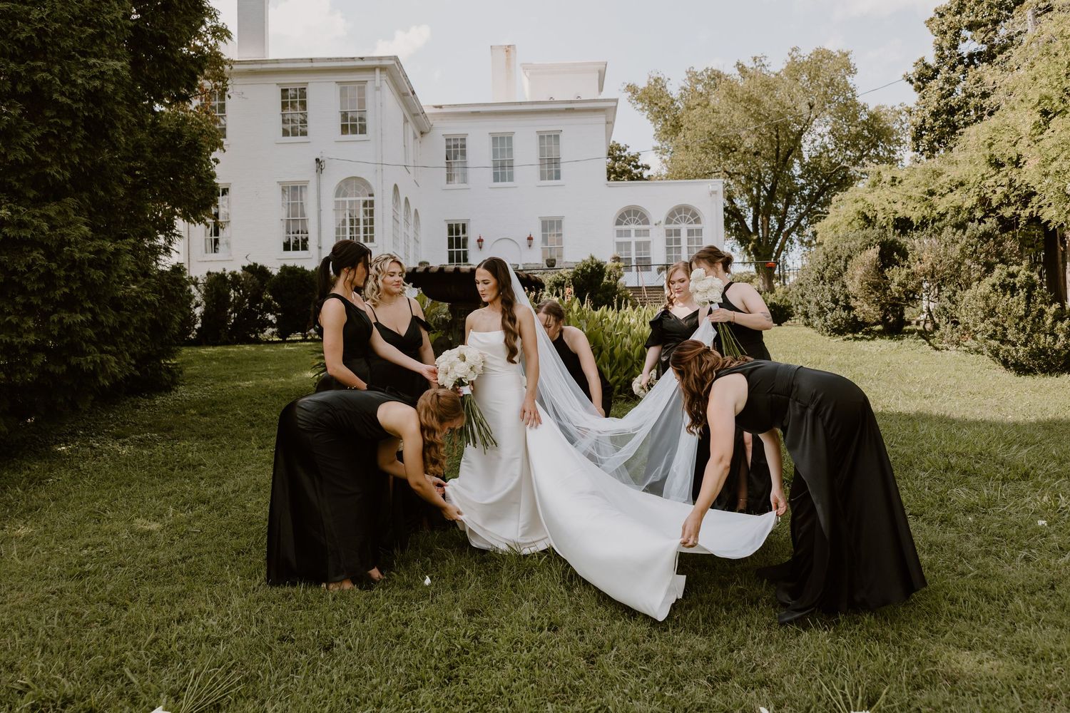 Bride with Bridesmaids at The Bleak House Knoxville, historic wedding venue photography