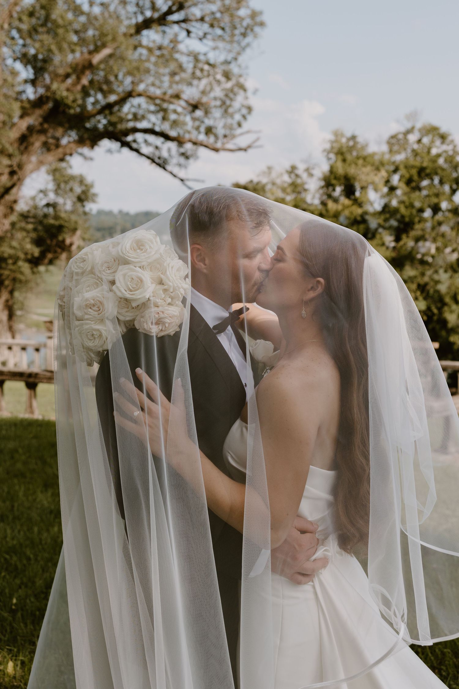 Romantic wedding portraits outdoors at The Bleak House, Knoxville wedding photographer Allie Krauser Digitals