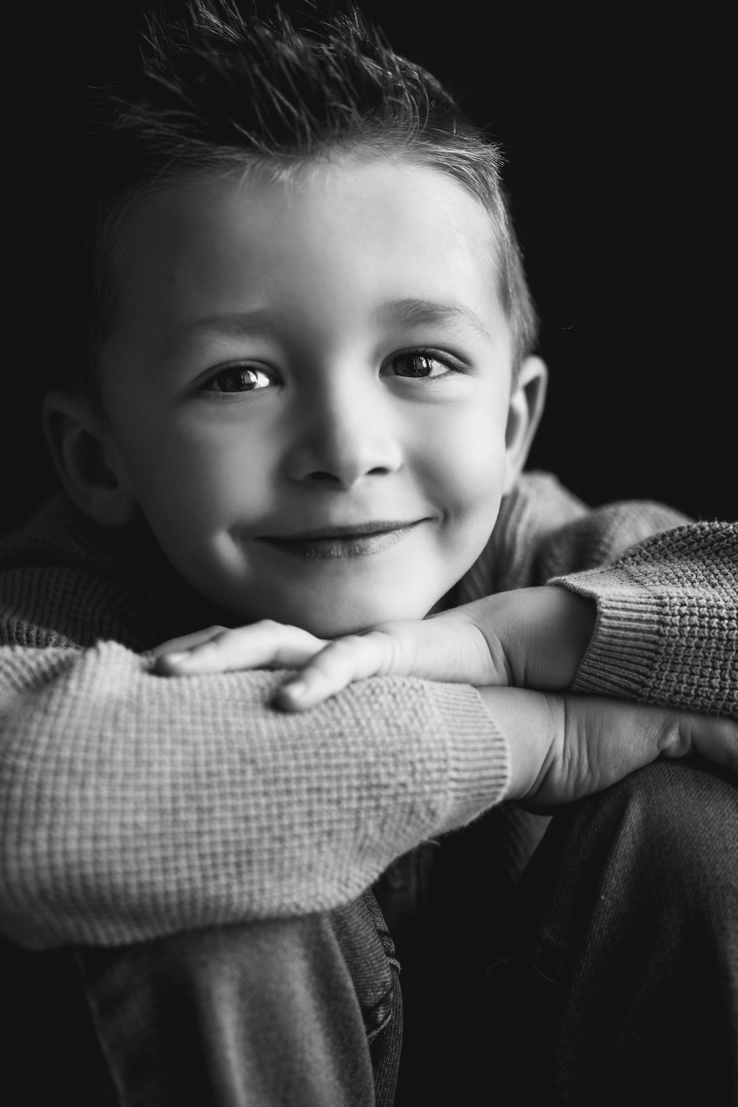 regard d'enfant en noir et blanc celine.s photography