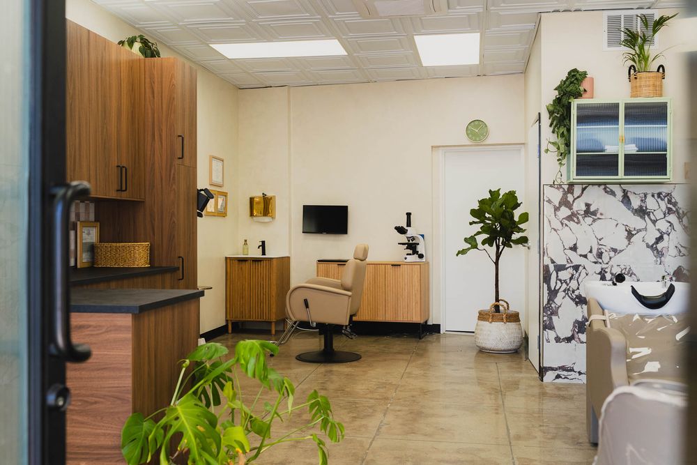 Modern Eagle Rock hair studio captured by a Pasadena branding photographer for Jill’s branding shoot.