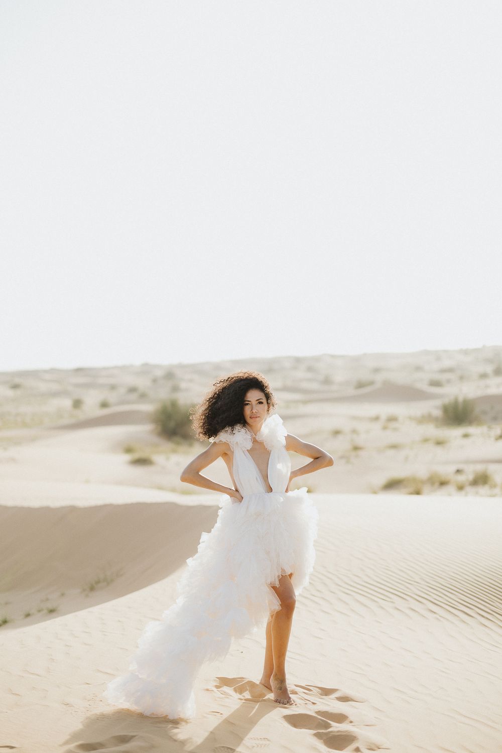Destination wedding atmosphere captured in a natural and timeless way