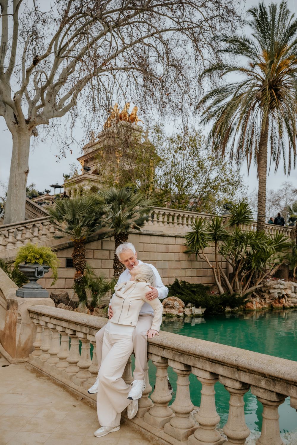Barcelona winter anniversary shoot detail