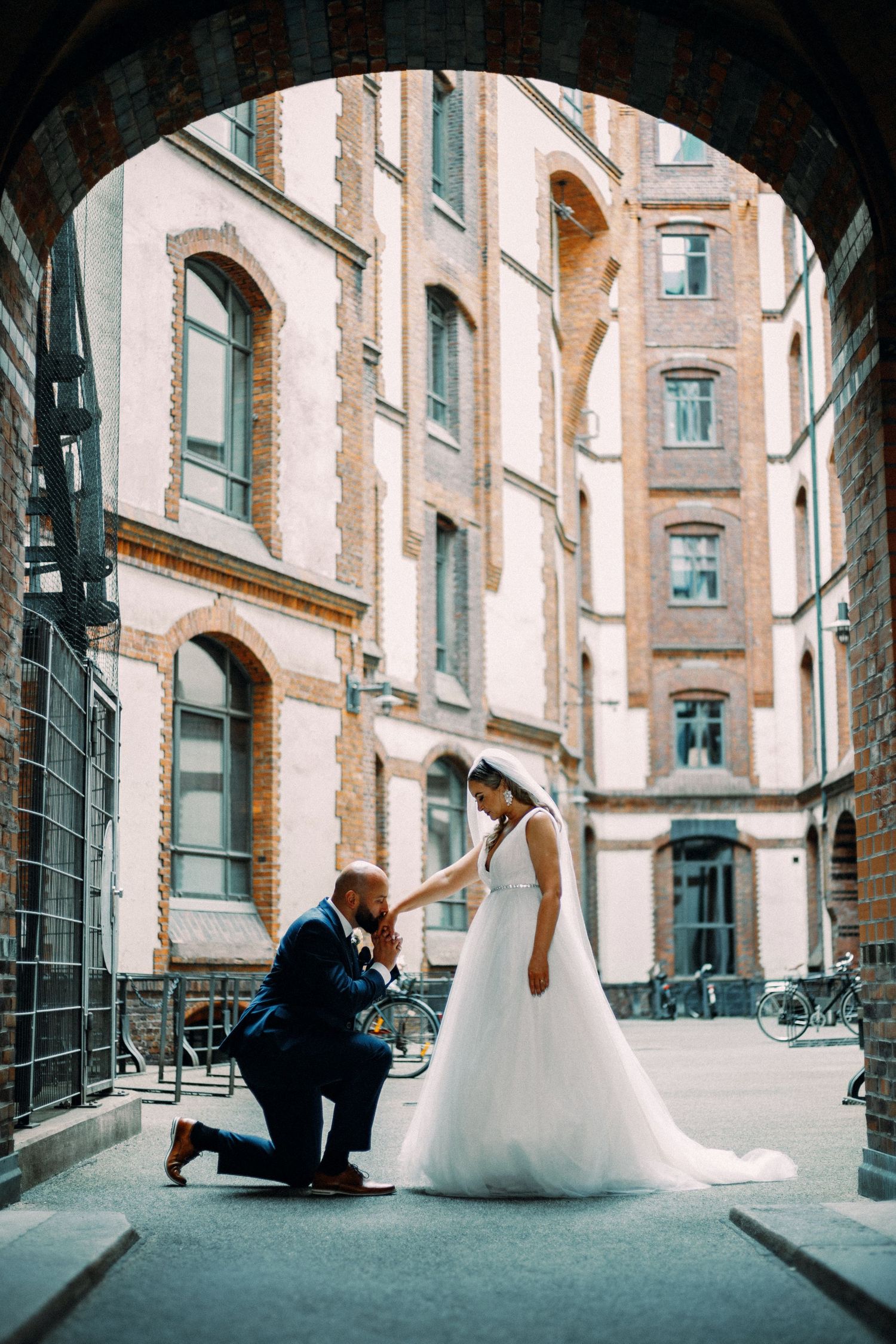 Hochzeitstanz, Brautpaar, Hochzeit, bride, groom, fist dance, first look, love, wedding, elegant, speicherstadt hamburg