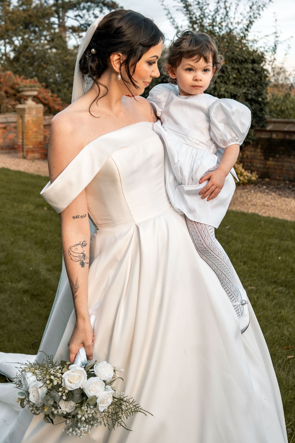 NORFOLK WEDDING DUNSTON HALL NORWICH BLACK TIE WEDDING