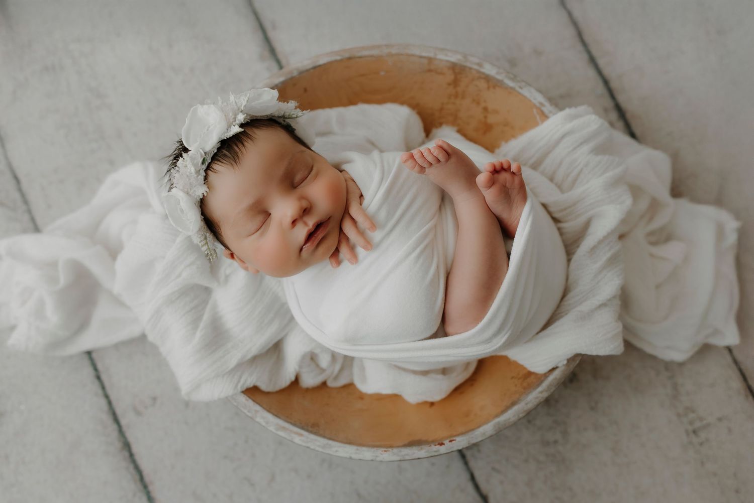 Puyallup newborn photographer.