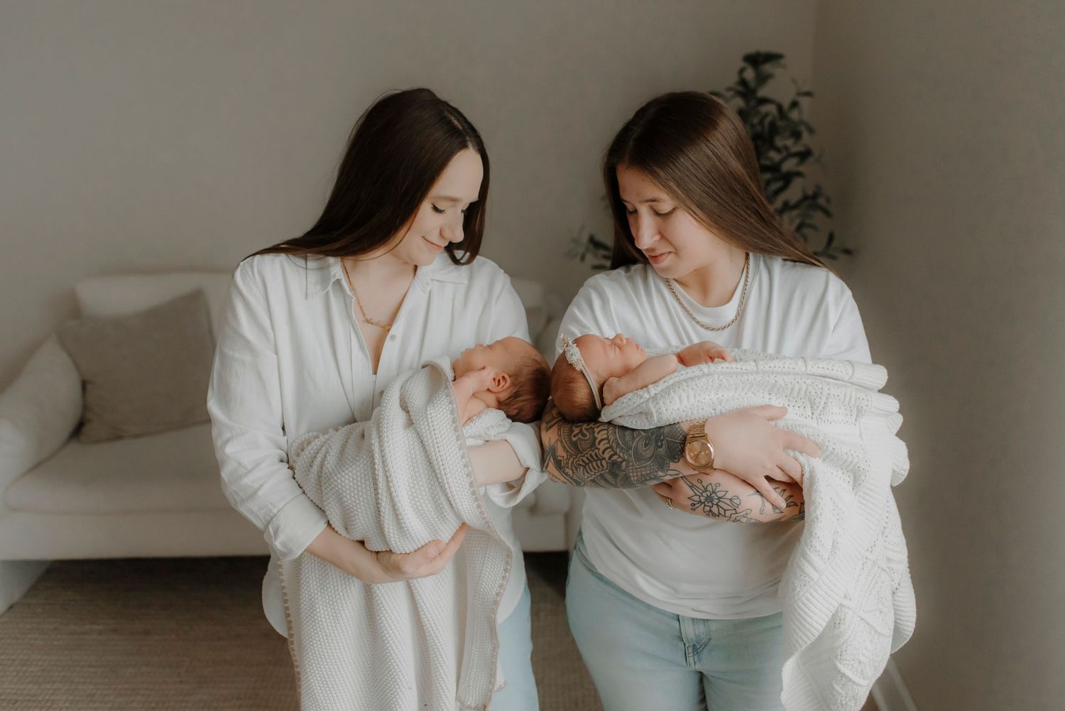 Puyallup newborn photographer.