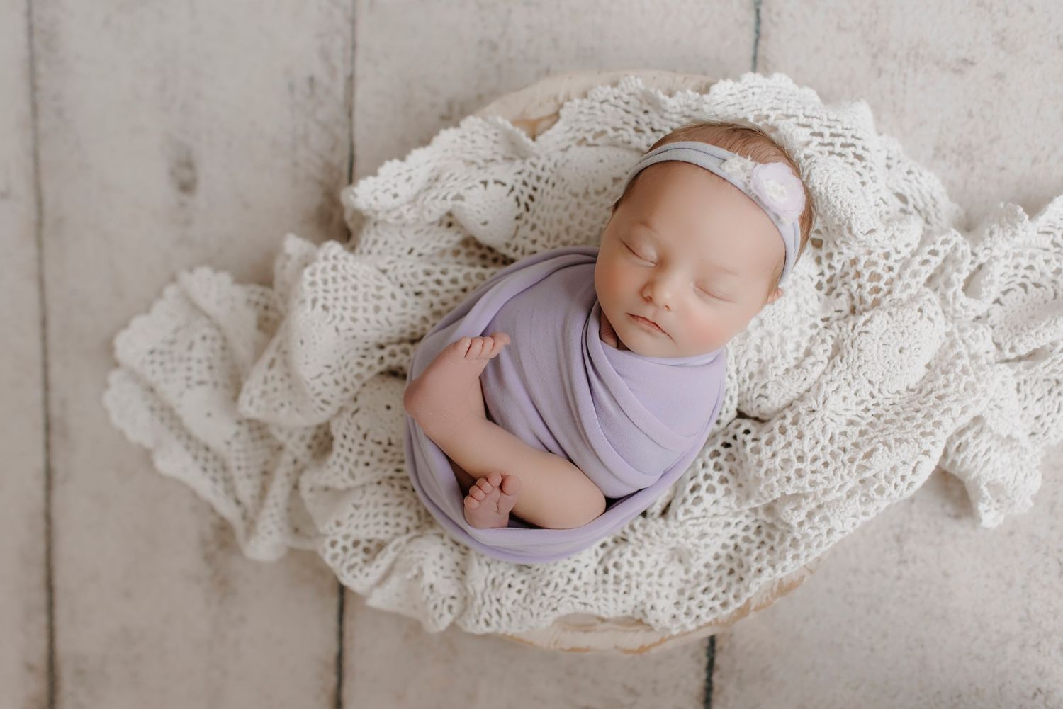 Puyallup newborn photographer.