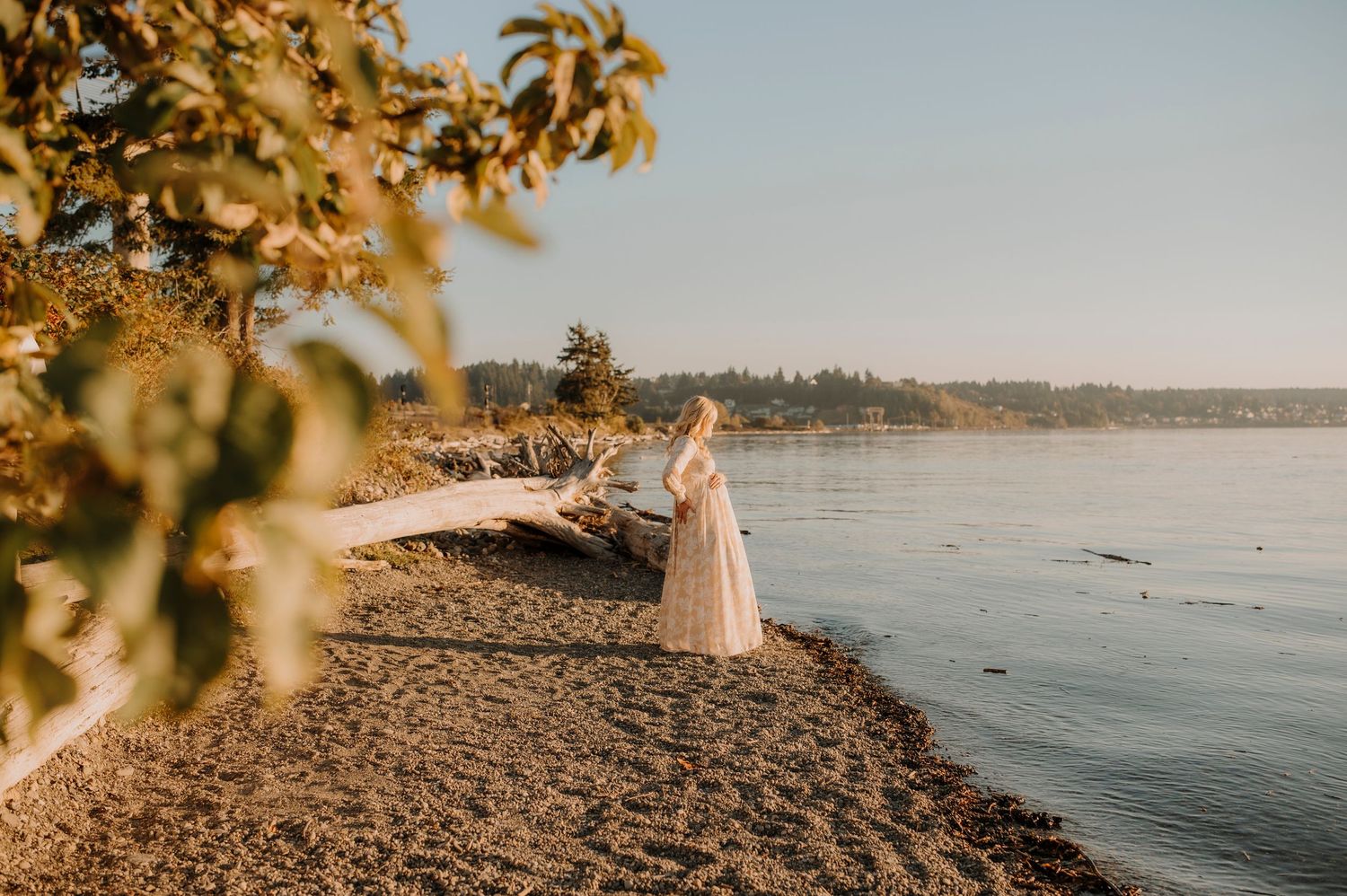 tacoma maternity photographer. Chambers bay maternity session.