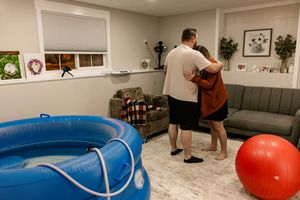 Best birth photographer in Wyoming, Colorado, Utah & Idaho, capturing labor, delivery, Fresh 48 & newborn moments with care & authenticity.