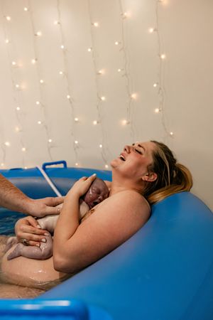 Best birth photographer in Wyoming, Colorado, Utah & Idaho, capturing labor, delivery, Fresh 48 & newborn moments with care & authenticity.