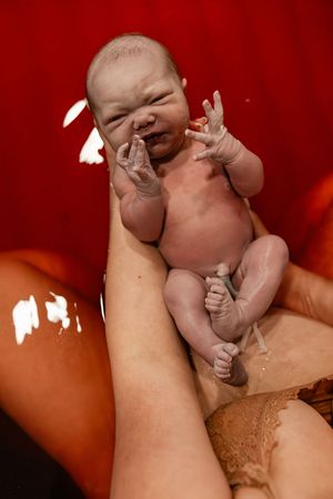 Wyoming birth photographer capturing labor, delivery, Fresh 48, and newborn moments. Serving Green River, Rock Springs & Sweetwater County.