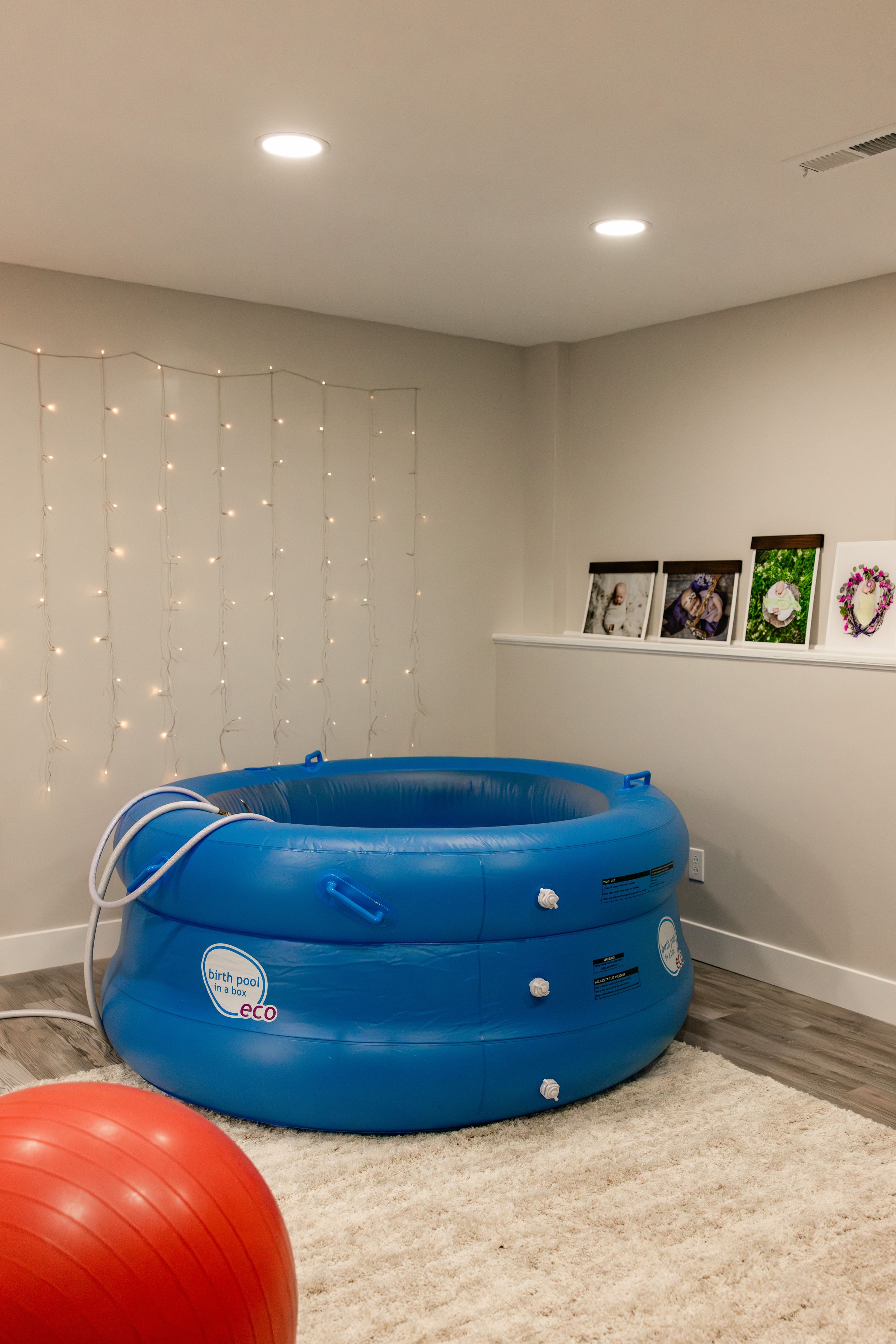 Wyoming birth photographer specializing in labor, delivery, Fresh 48, and newborn photography in Rock Springs, Green River, and Sweetwater C