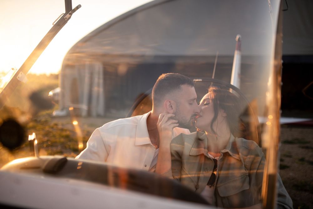 romantiline fotoshoot Rakveres, päikeseloojangu sesssioon, fotograafid Eestis
