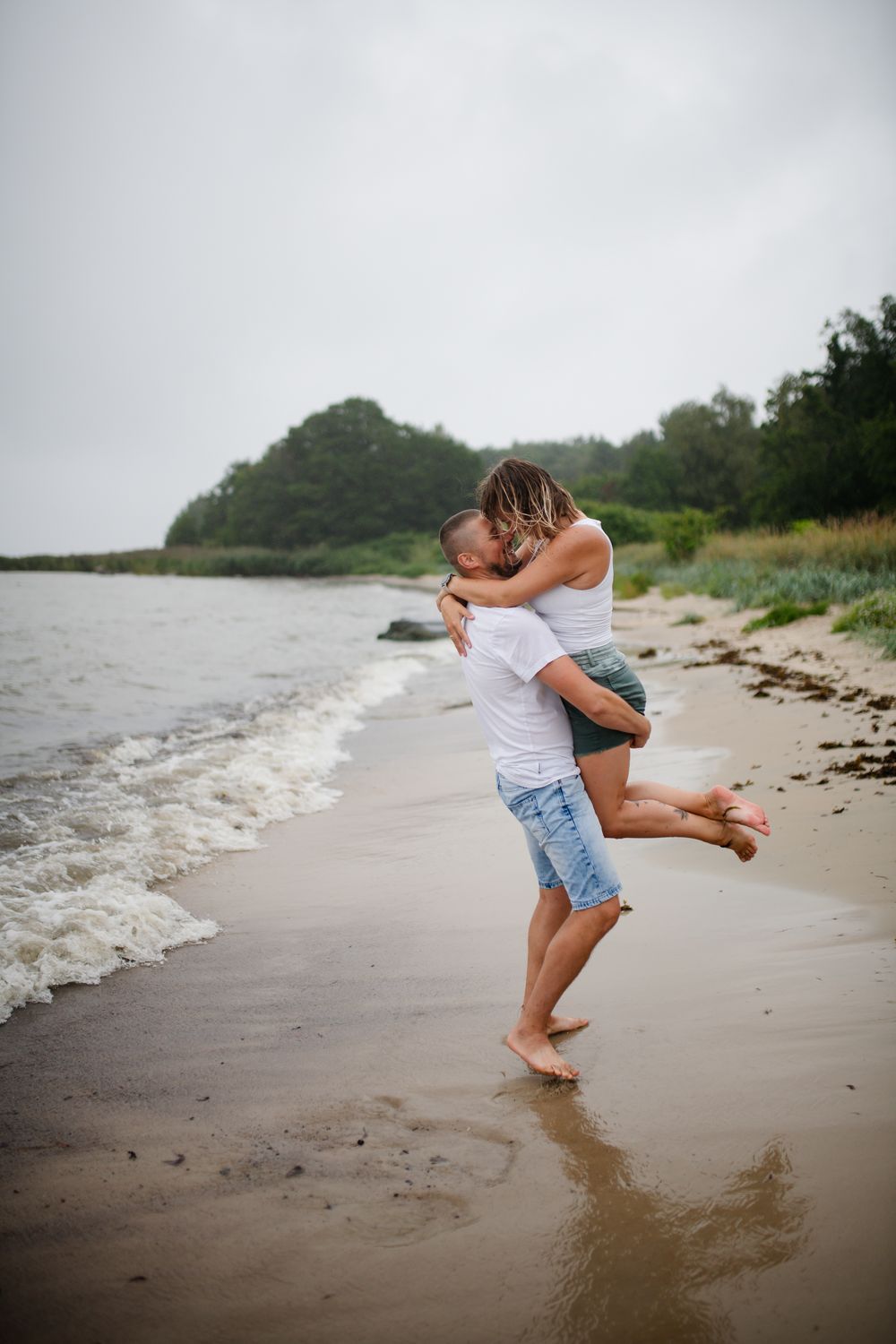 romantiline fotoshoot Rakveres, päikeseloojangu sesssioon, fotograafid Eestis
