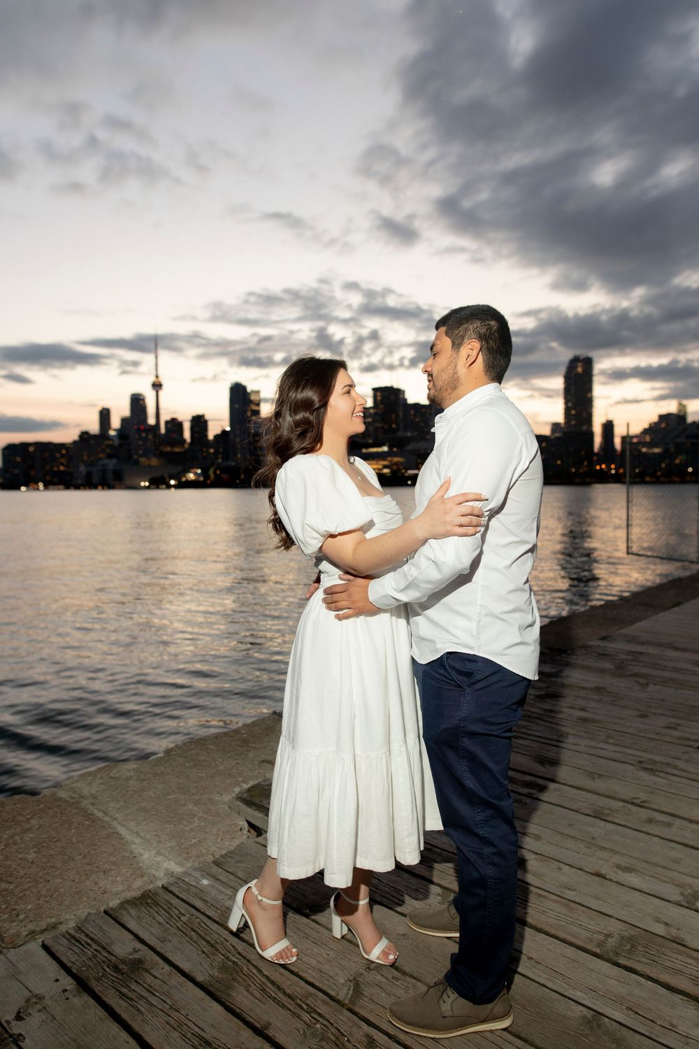 Down Town Toronto skyline Photoshoot, engagement Photographer