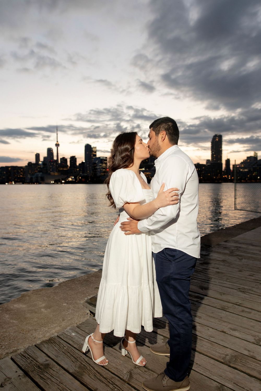 Down Town Toronto skyline Photoshoot, engagement Photographer