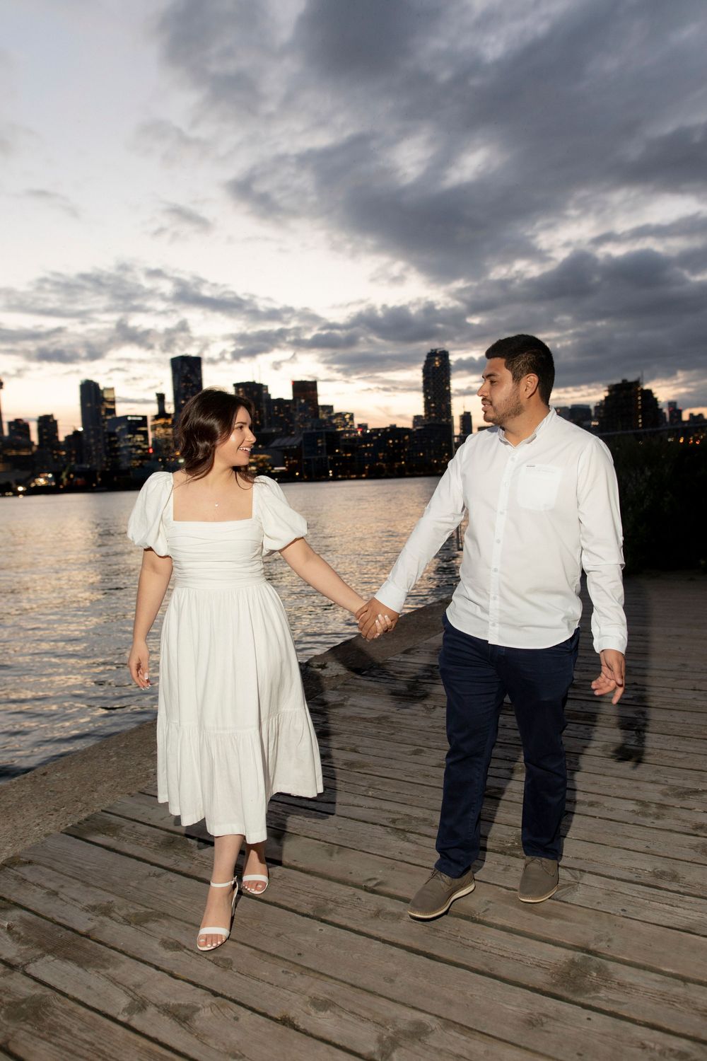 Down Town Toronto skyline Photoshoot, engagement Photographer