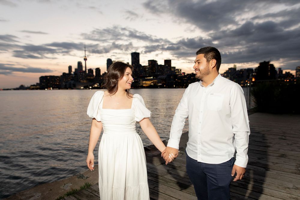 Down Town Toronto skyline Photoshoot, engagement Photographer