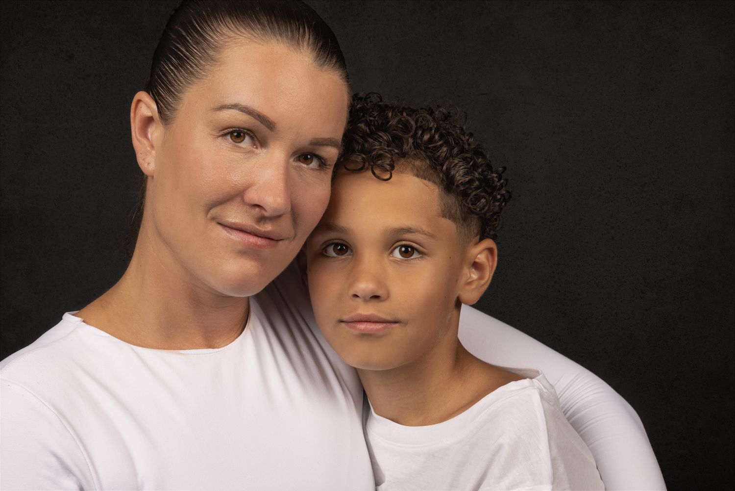 Emotioneel en tijdloos portret met zachte belichting