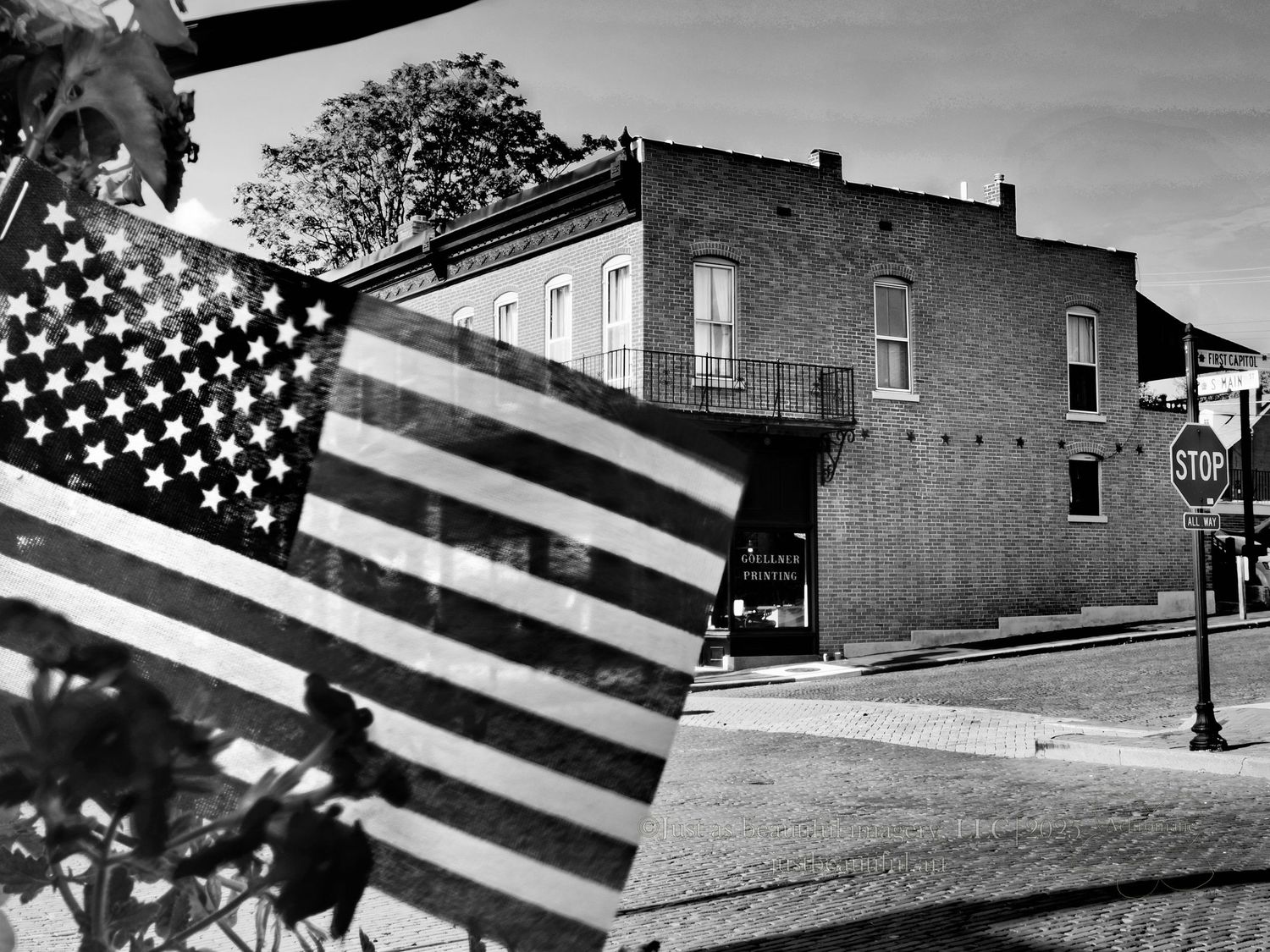 Achromatic photo of Goellner Printing in Saint Charles, Missouri.