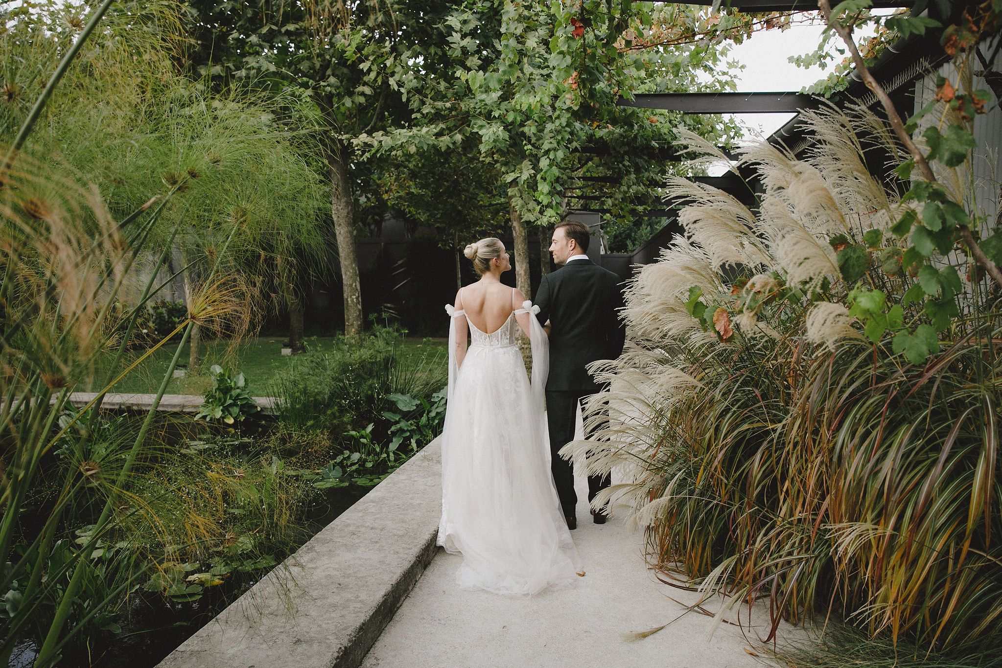 Bride and groom wedding portraits at Johannesdal 1207 in Stellenbosch
