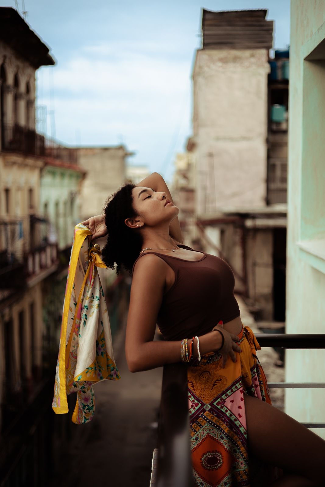 Mannyportraits captures bold fashion editorial in Fort Lauderdale, cinematic lighting and designer-inspired South Florida look.