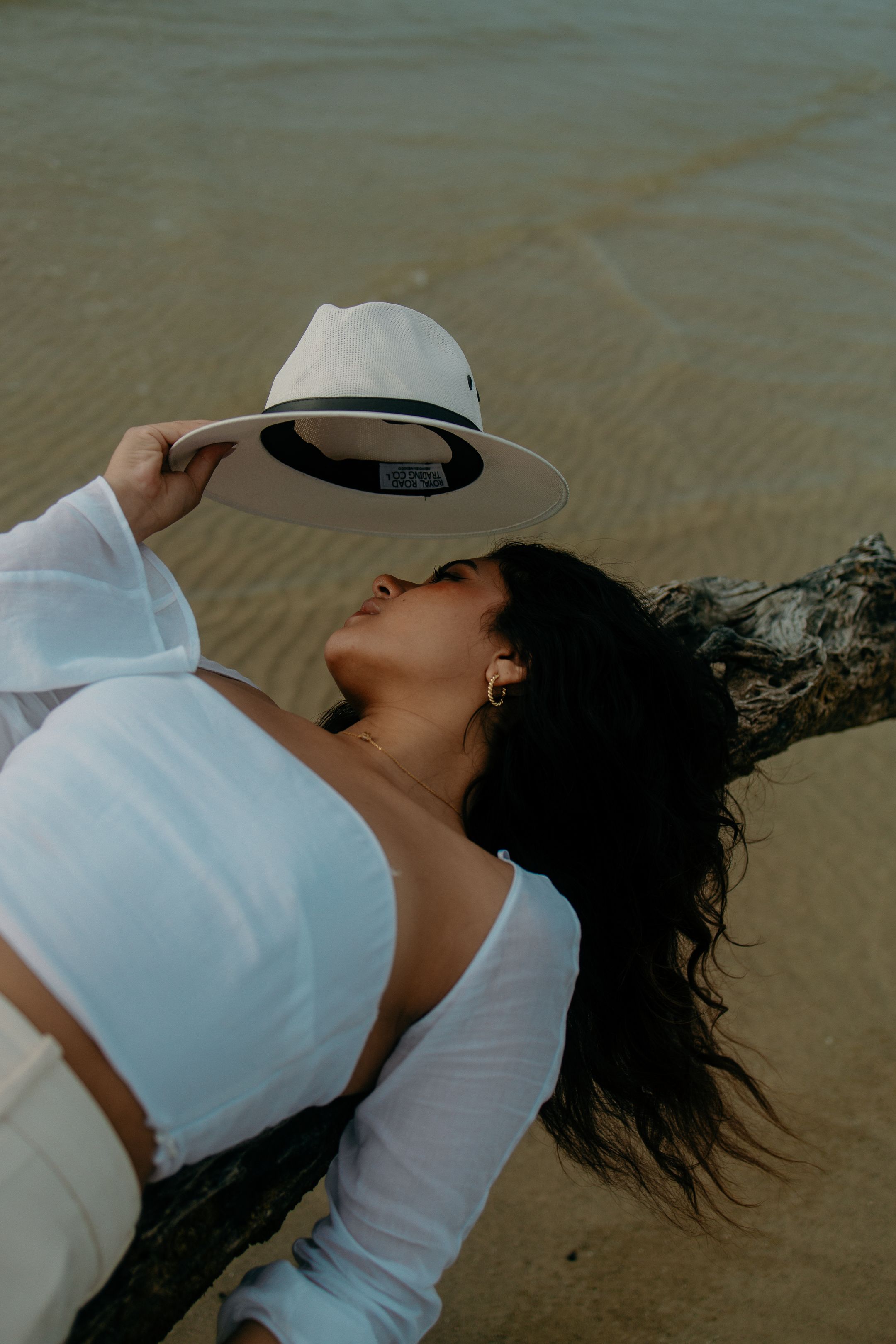 Viral editorial portrait, Pinterest-worthy fashion photo with modern street style energy by MannyPortraits.